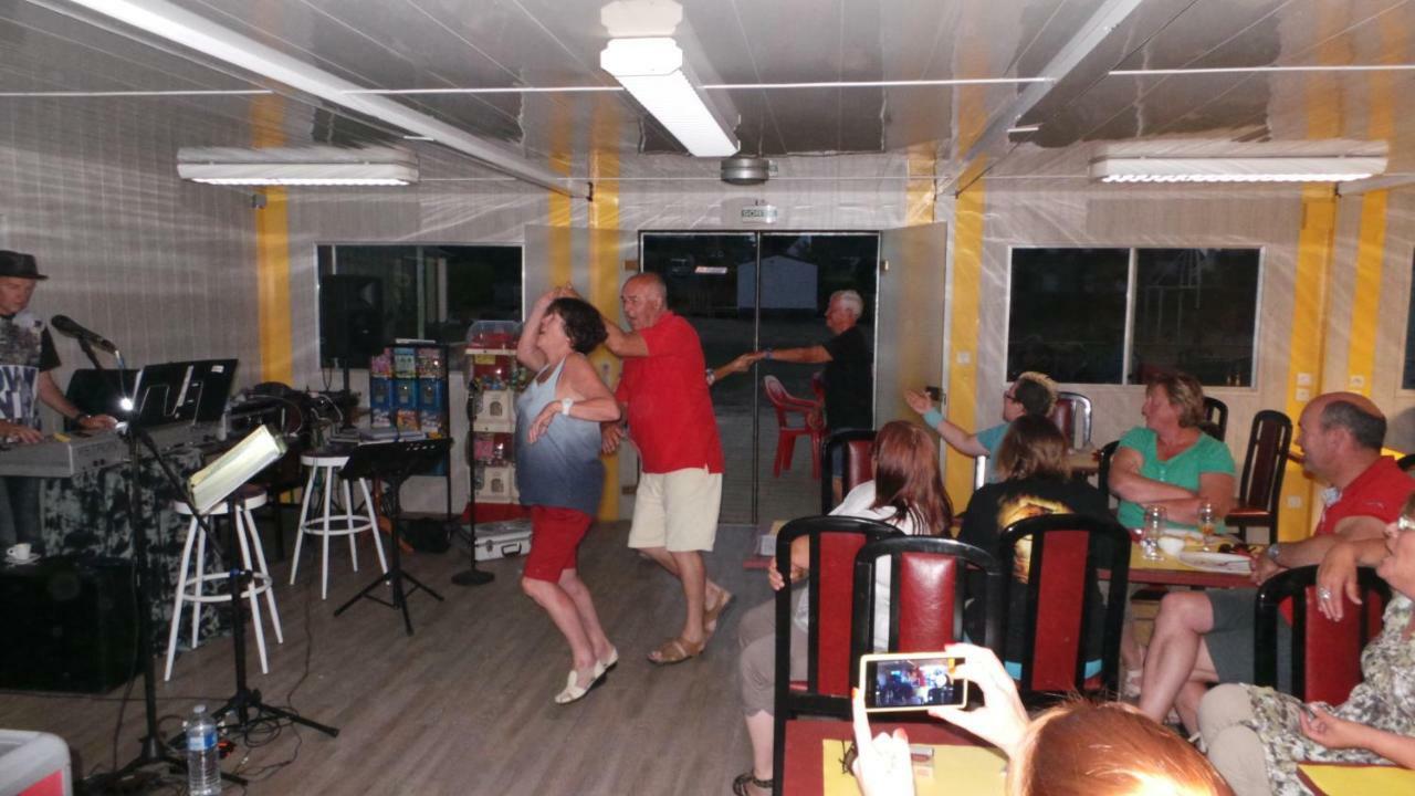 Camping De Kerurus Plouneour-Trez Ngoại thất bức ảnh